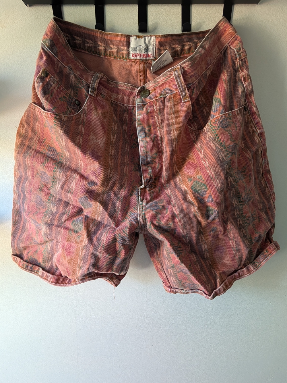 Vintage Aztec Patterned Shorts in Rust Pink